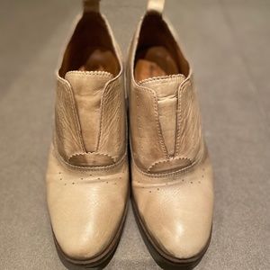 Vintage Look Block Heel Shoes